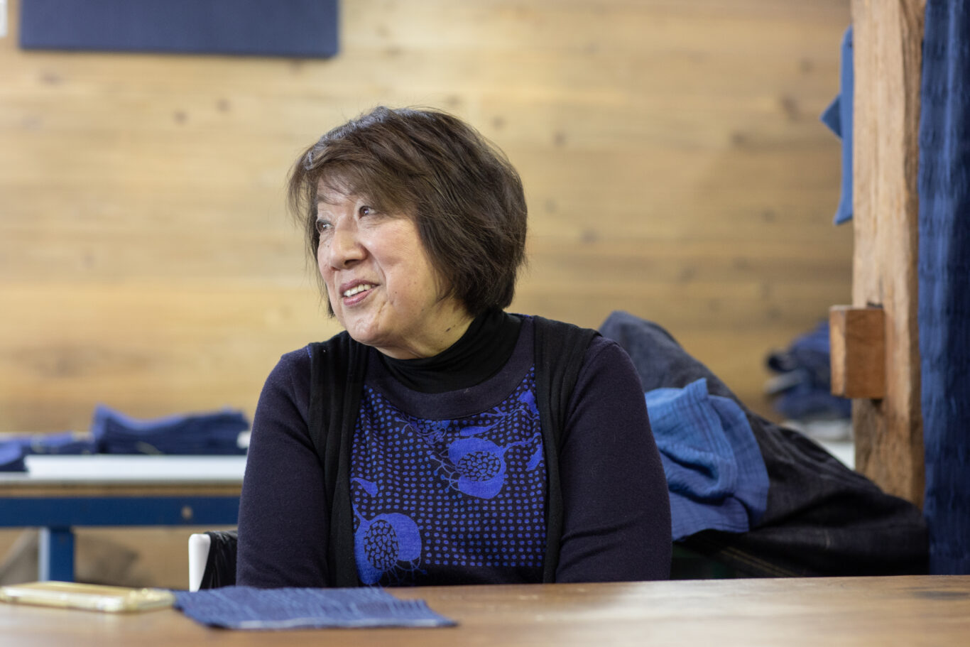 暮らしの布図鑑　阿波の藍しじら格子